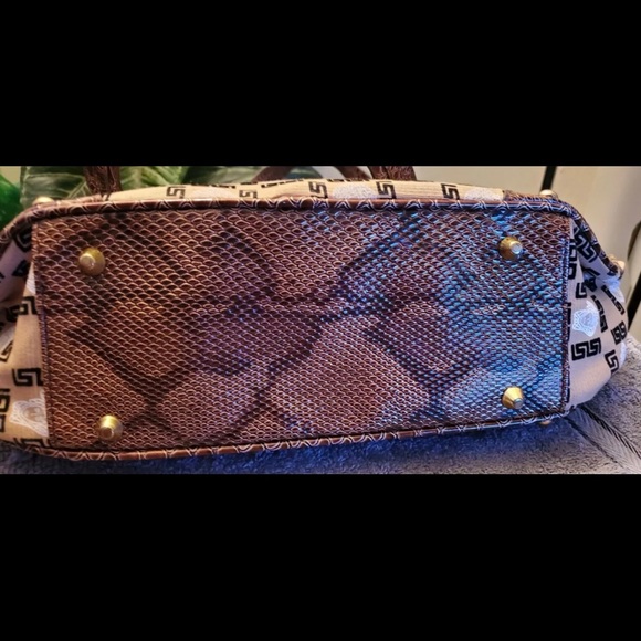 SOLD Authentic Vintage snakeskin Versace bag - Picture 6 of 13